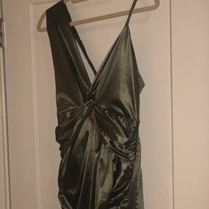 Fashion Nova “Got Me Twisted” dress (brand new!)